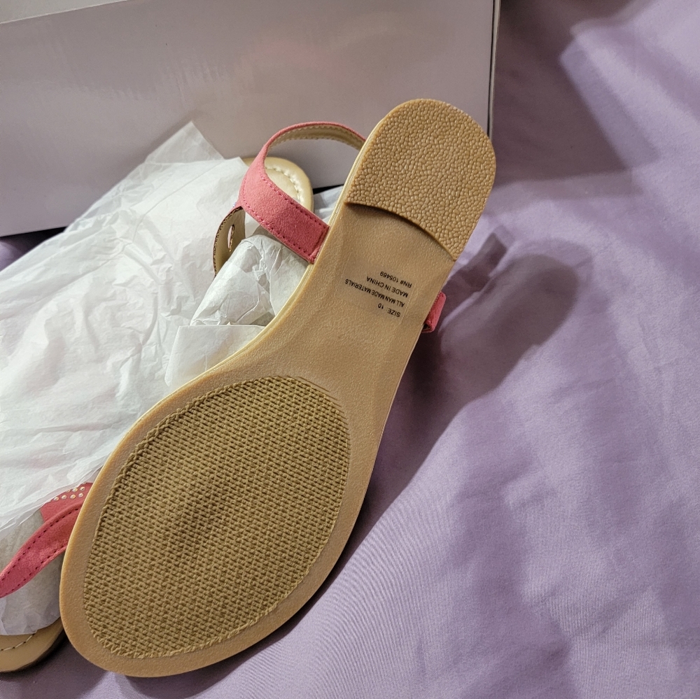 Sandals - Picture 2 of 4